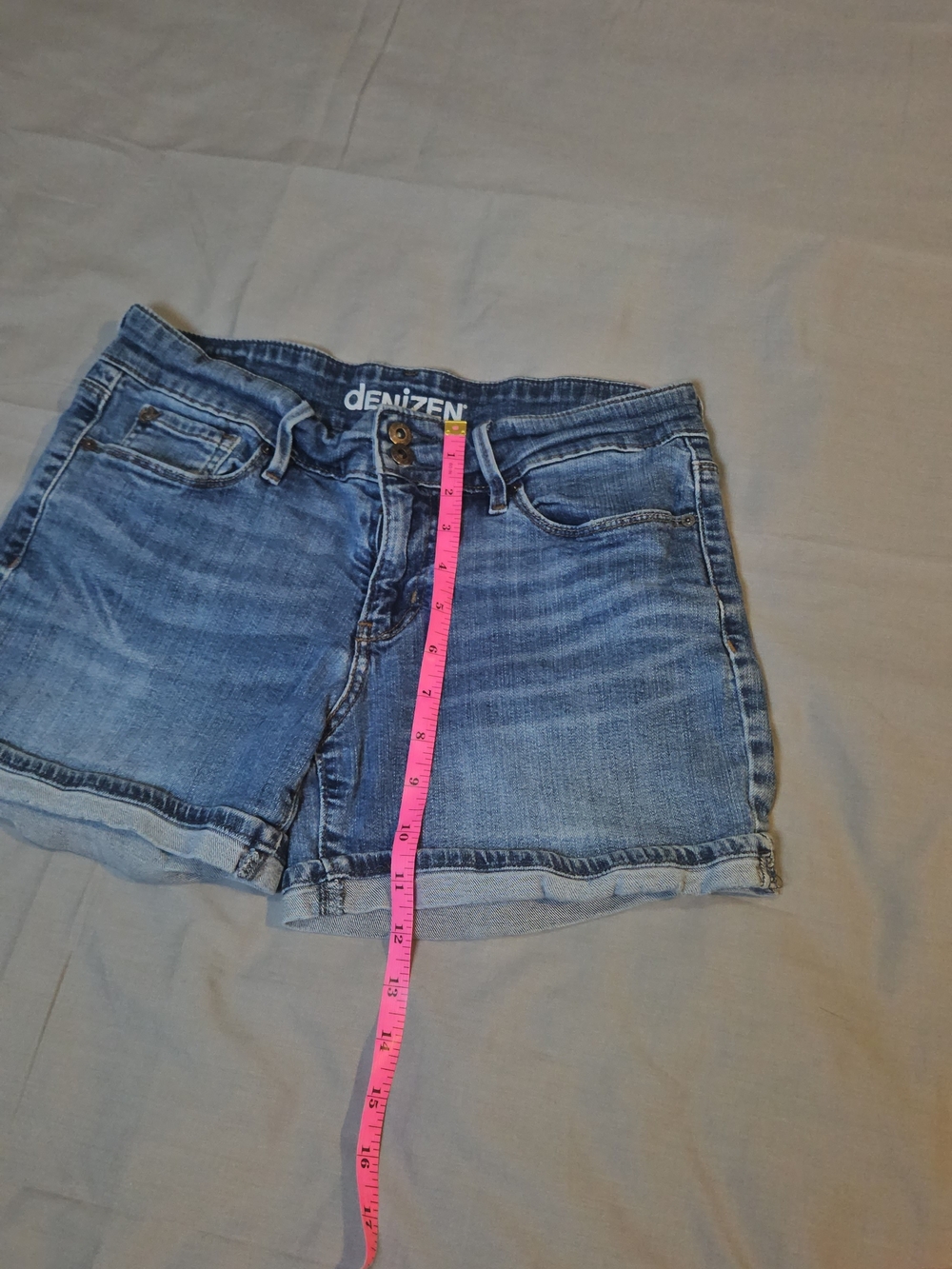 Denizen from Levi's Faded Light Blue Denim Shorts - Picture 5 of 6